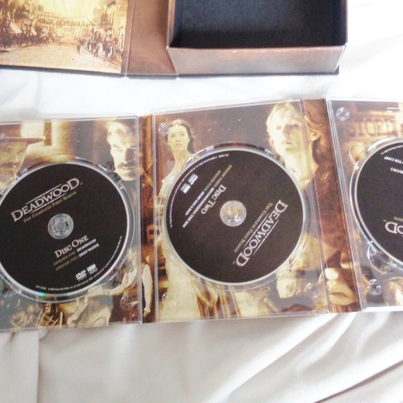 Deadwood - The Complete First Season - DVD Box Set - Picture 5 of 8